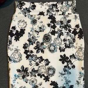 Size large Flower print skirt